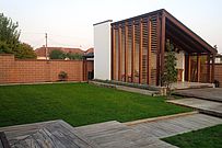 Terrasse gestaltet mit Eichenschwellen